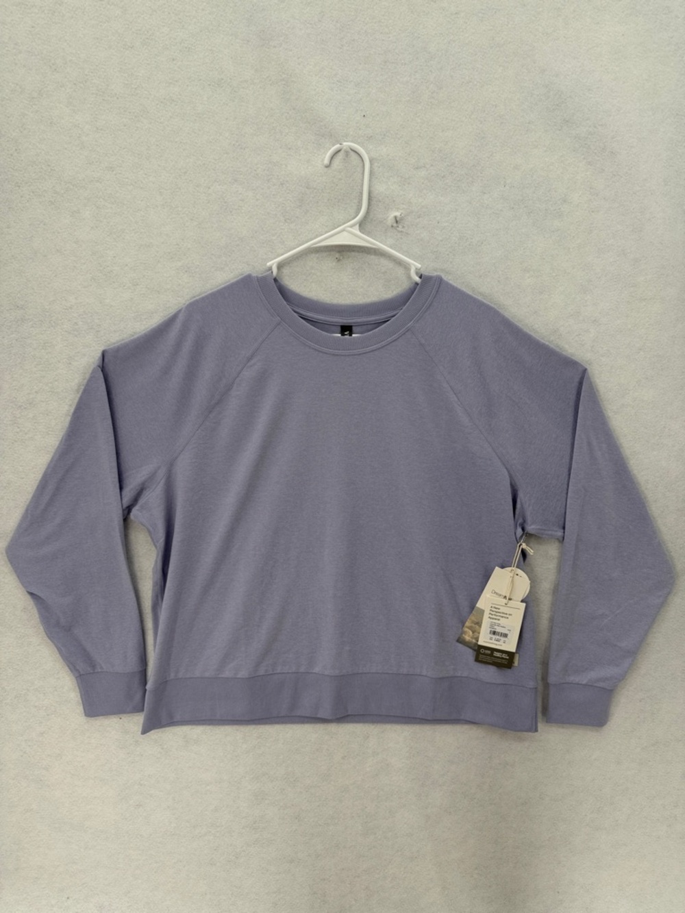 NWT Vuori Long Sleeve Halo Crew Pullover Lavender Mist Heather Size Large